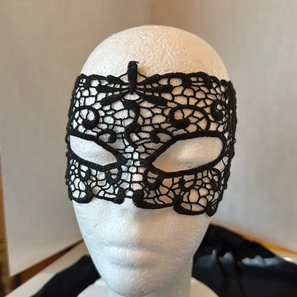 Madri Gras mask